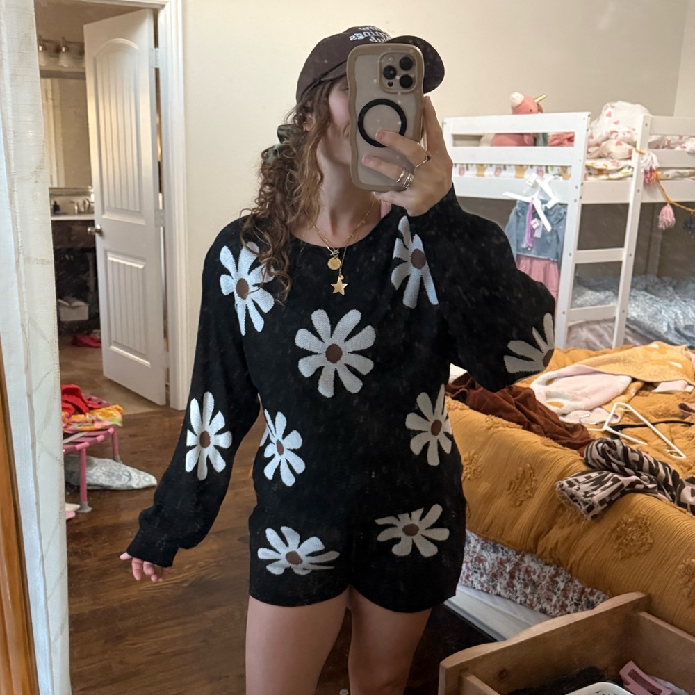 Women's Daisy Lounge Set small | Matching Pajama Set Loungewear Two-Piece
